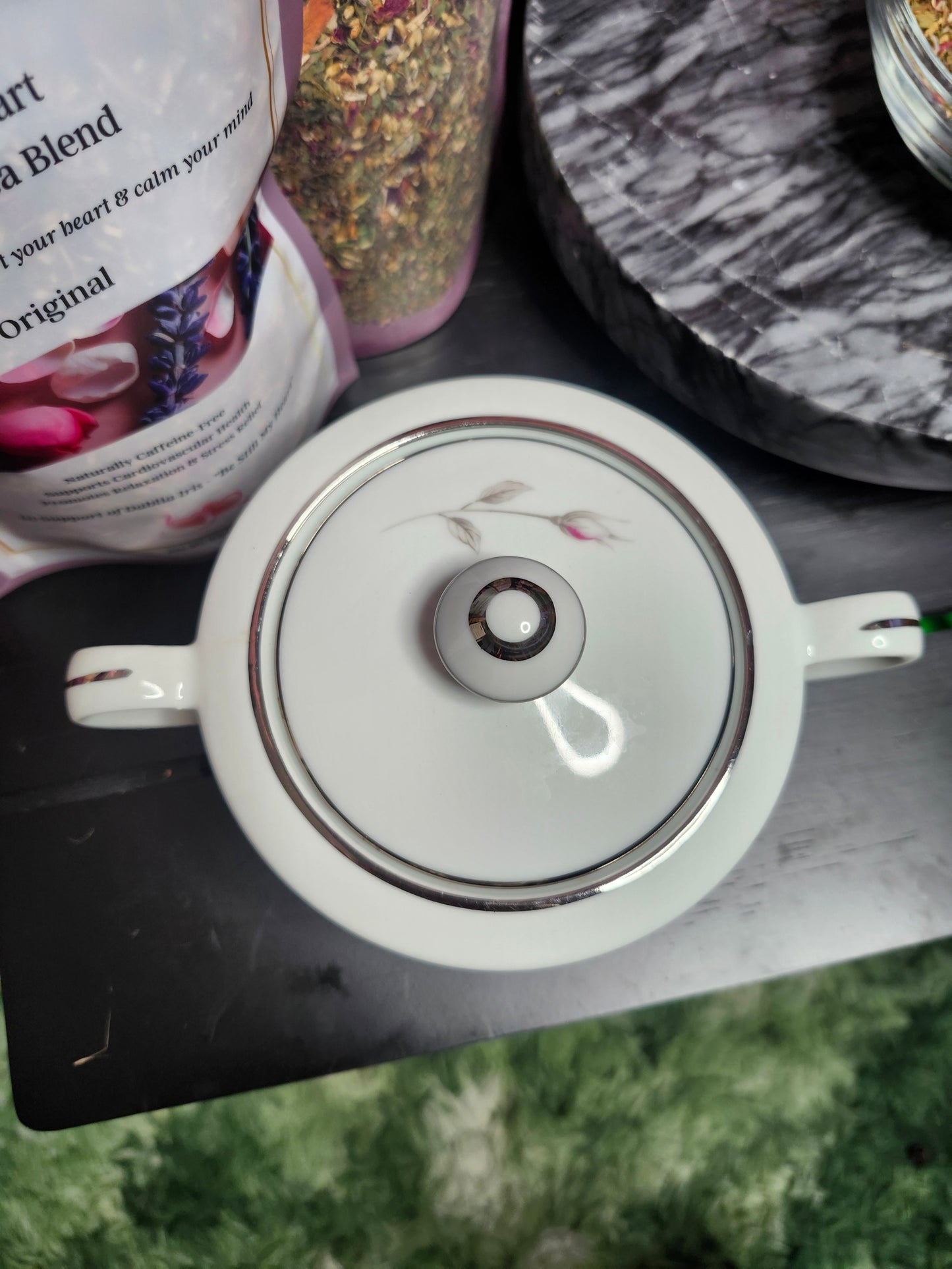 Seizan Lasting Rose Sugar Bowl